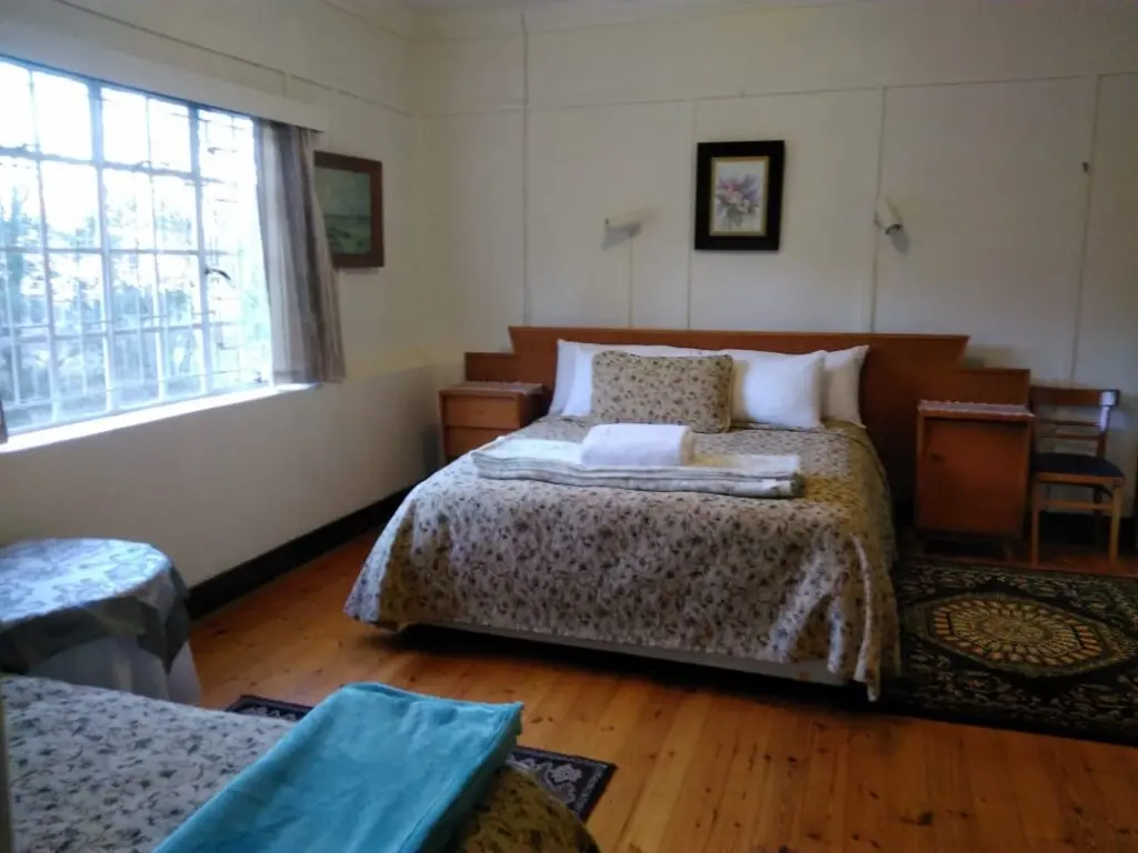 Redwood Manor photo 2